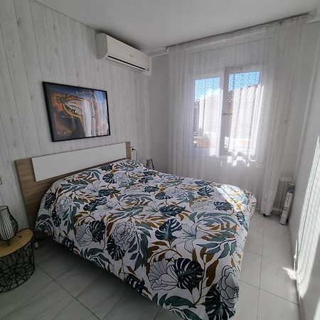 Lovely One Bedroom With Balcony Roses Exteriér fotografie
