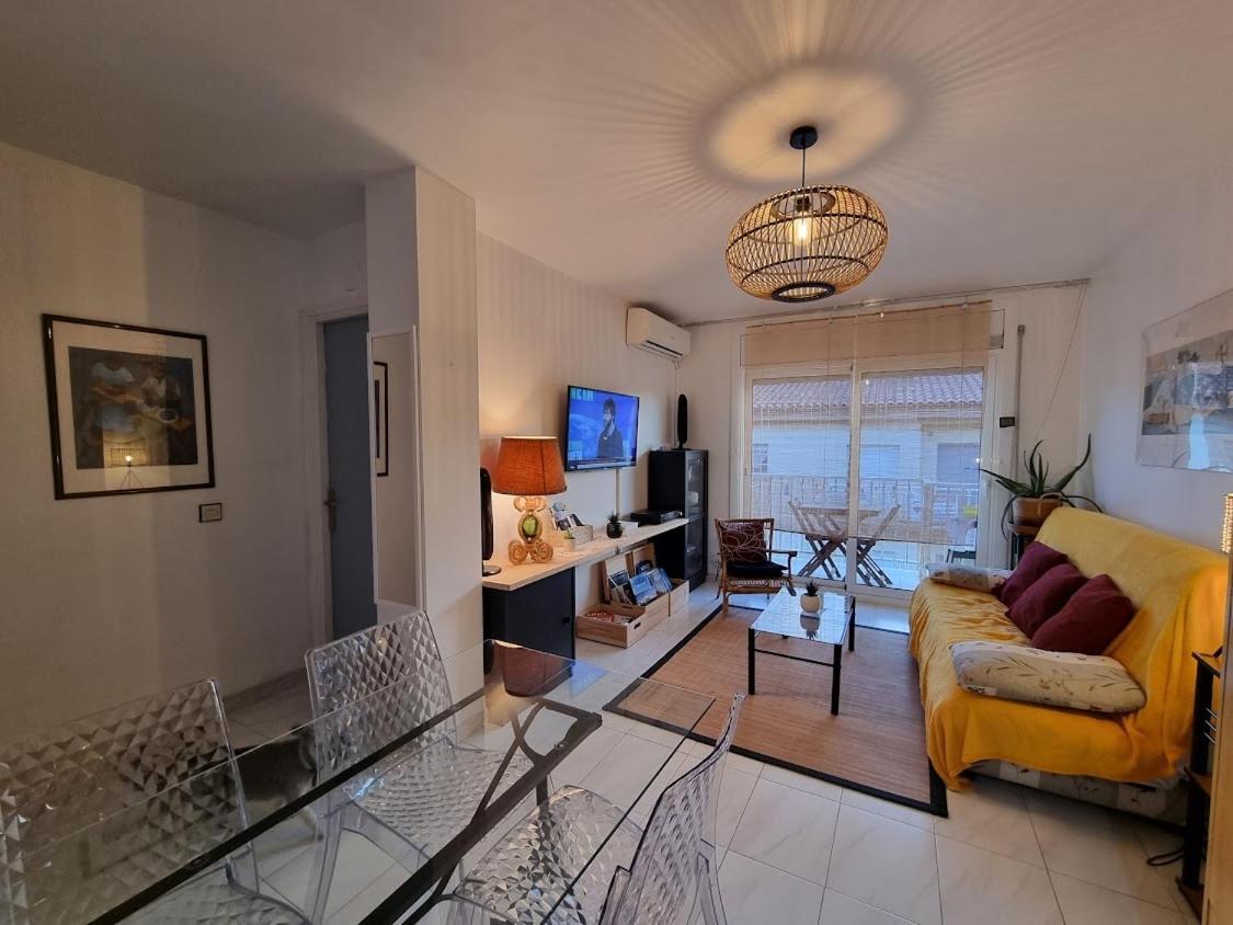 Lovely One Bedroom With Balcony Roses Exteriér fotografie